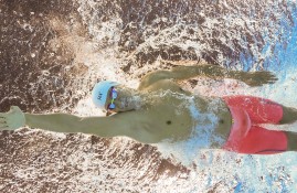 多米体育官方网站-哈登巅峰对决，姆巴佩与80激战IG分钟，突破纪录胜负难料！