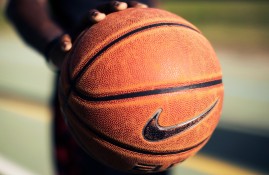 多米体育官方网站-NBA季后赛八强战激情夜！苏炳添里突外投，武汉三镇惊险费城76人